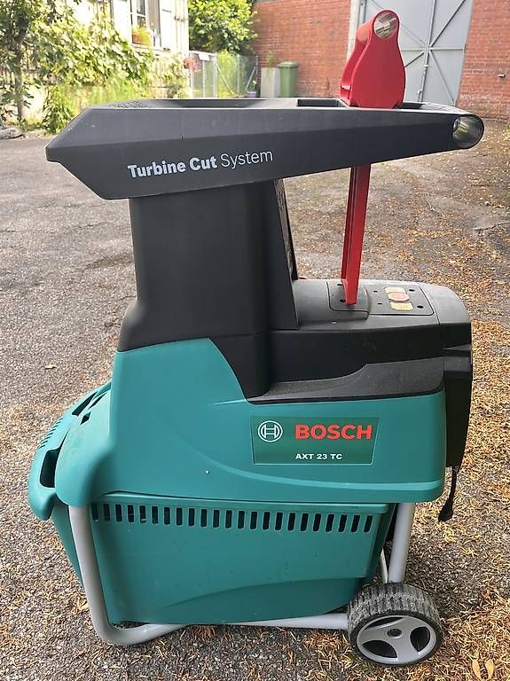 Trinciatrici: BOSCH Häcksler AXT 23 TC – Usato da Grenchen venduto da mammamia25 1