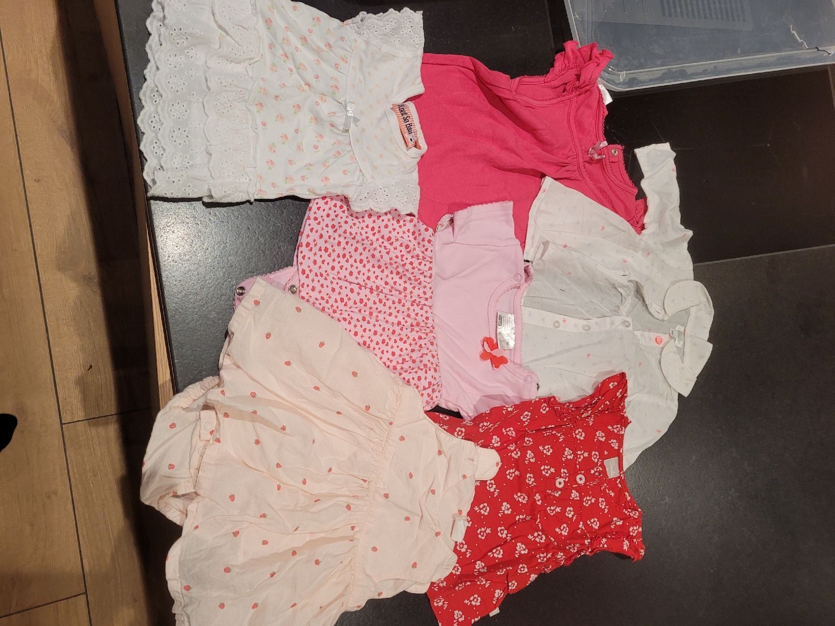 Lotti & Set di vestiti: Grosses Mädchen Kleiderpaket Gr. 50/56 – Usato da Trub venduto da meless 7