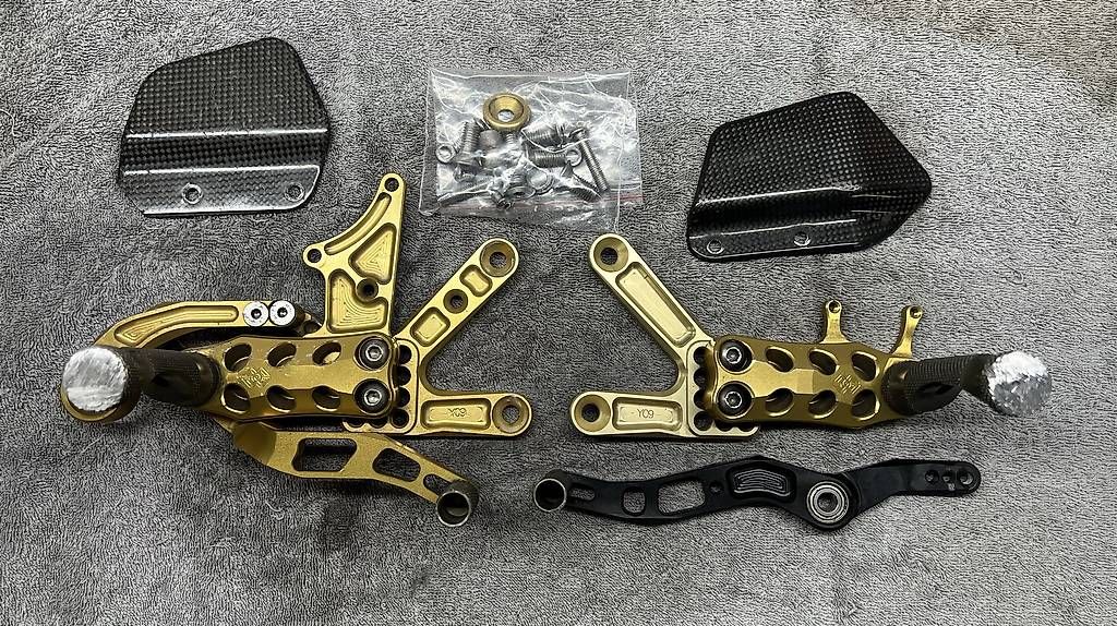 Alle Motorradersatzteile: Commandes reculées Gilles Tooling AS31GT-Y09 dorées – Gebraucht aus Bussigny von axe_t2gd