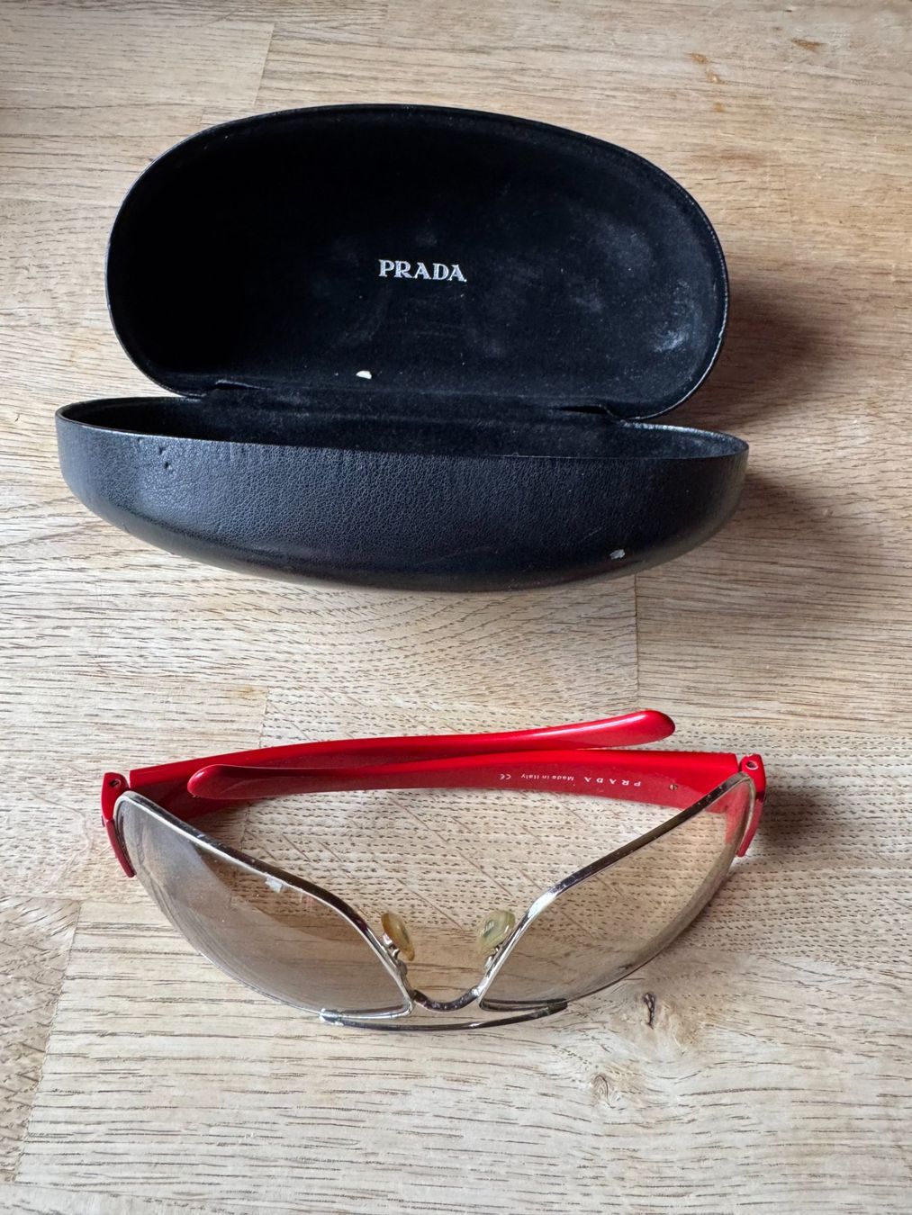 Prada Occhiali & Lenti: Prada Vintage shades – Usato da Luzern venduto da Antiquesonline