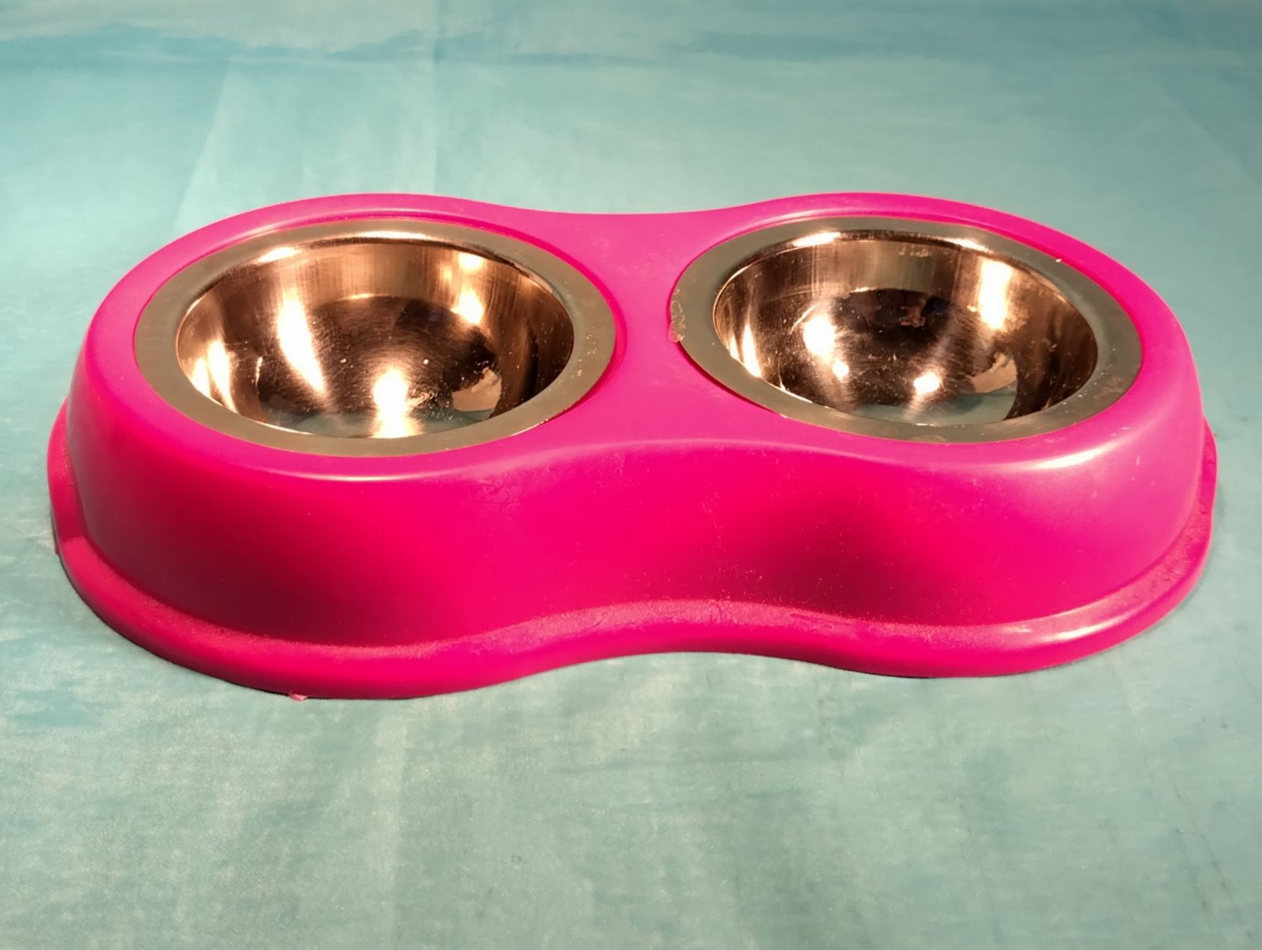 Coupes: Doppelfutternapf, pink, ALU-Einlagen – D'occasion à Bellach par JingleCherry