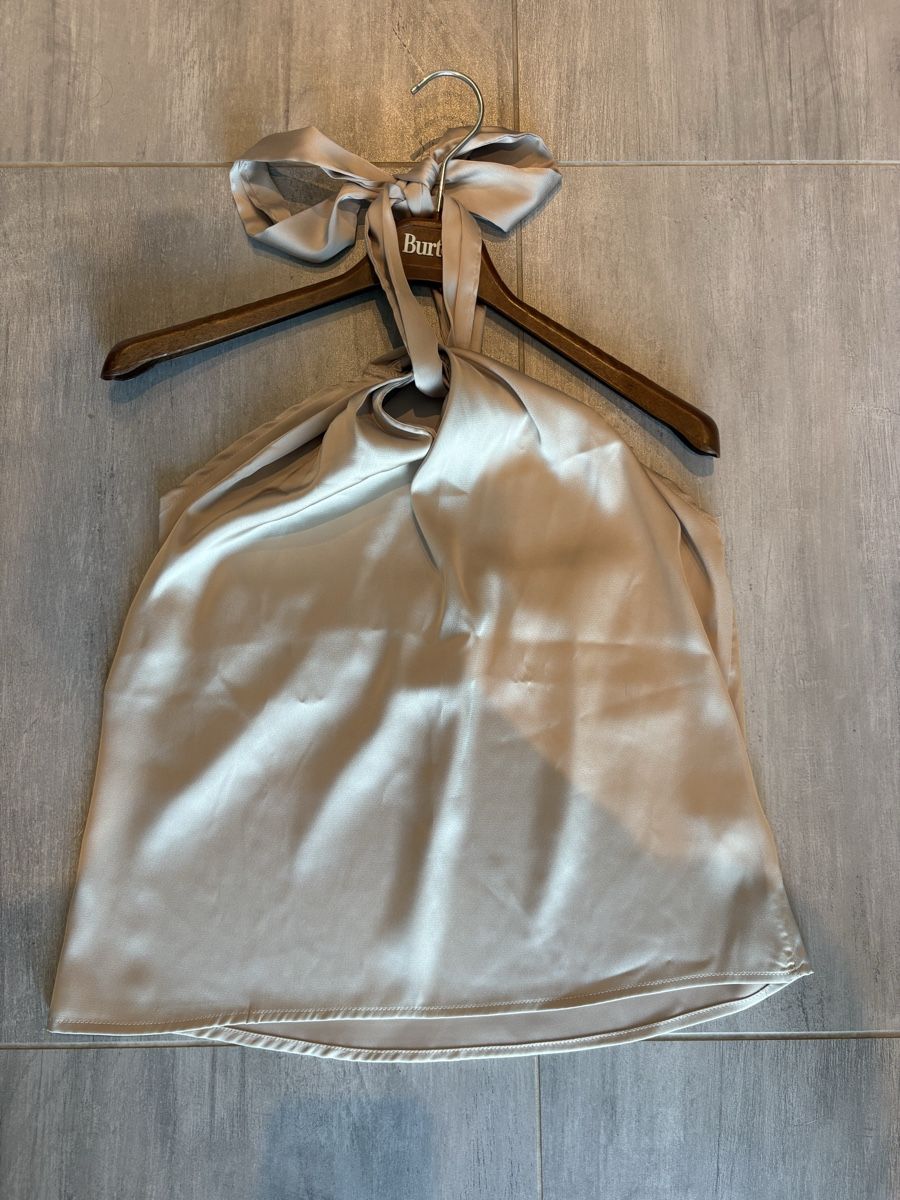 Shein Top: Haut Shein Satin Beige Taille S – Usato da Champlan venduto da mat_qff9