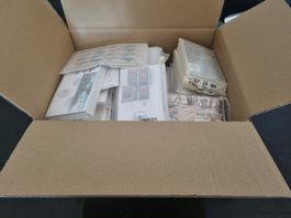 Kiste mit 2 Alben + xxx Briefen/Maximumkarten UNO