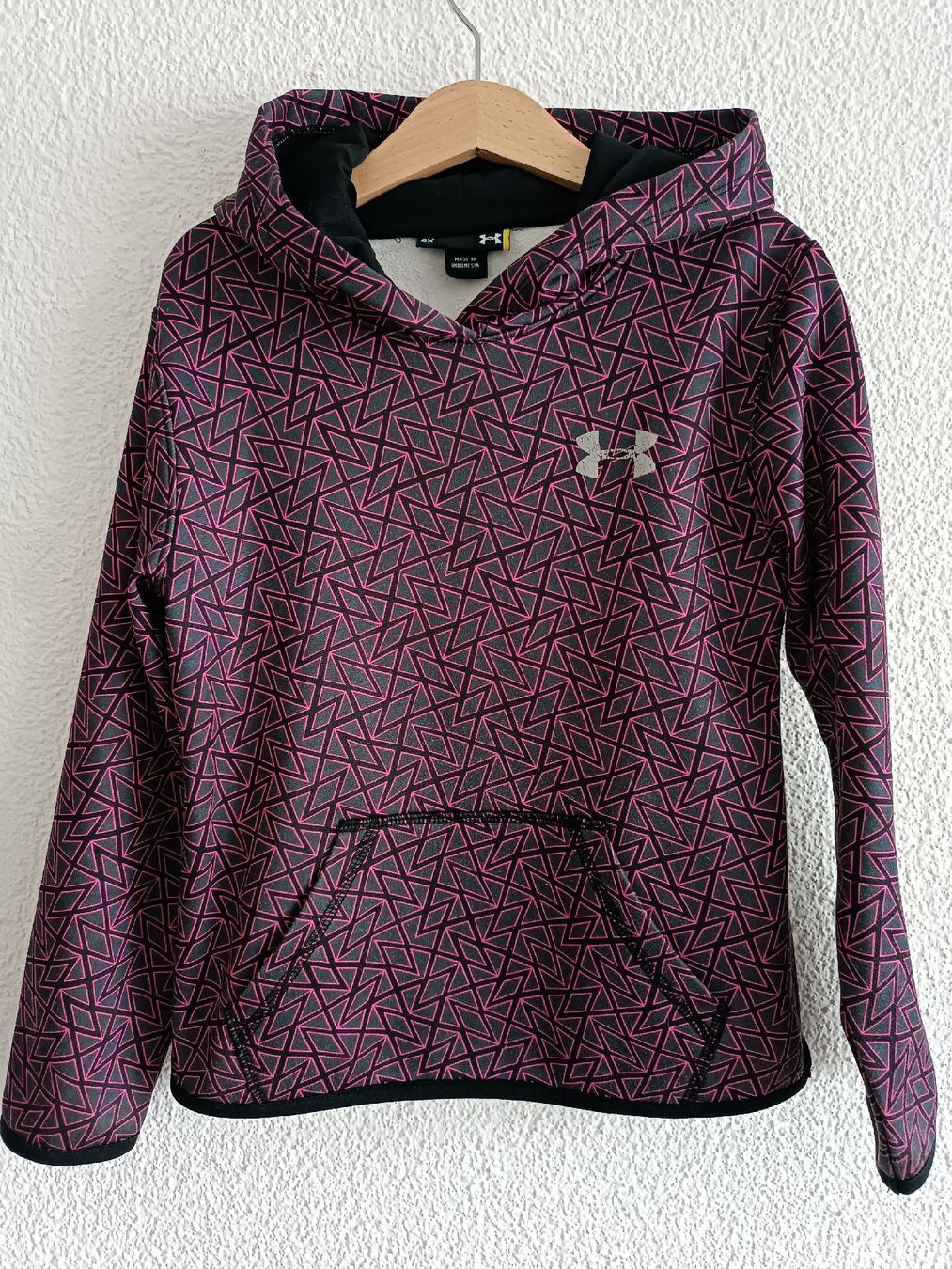 Under Armour Maglioni & Felpe: Pullover Gr 116/122 Under Armour / Sport  – Usato da Binz venduto da julijuli 2