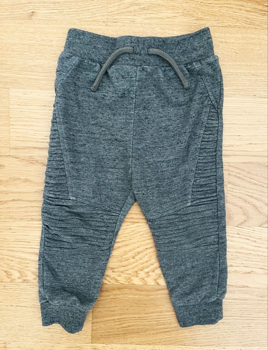 Hosen: Pantalon jogging Taille 86 – Gebraucht aus Sion von FashionStore3