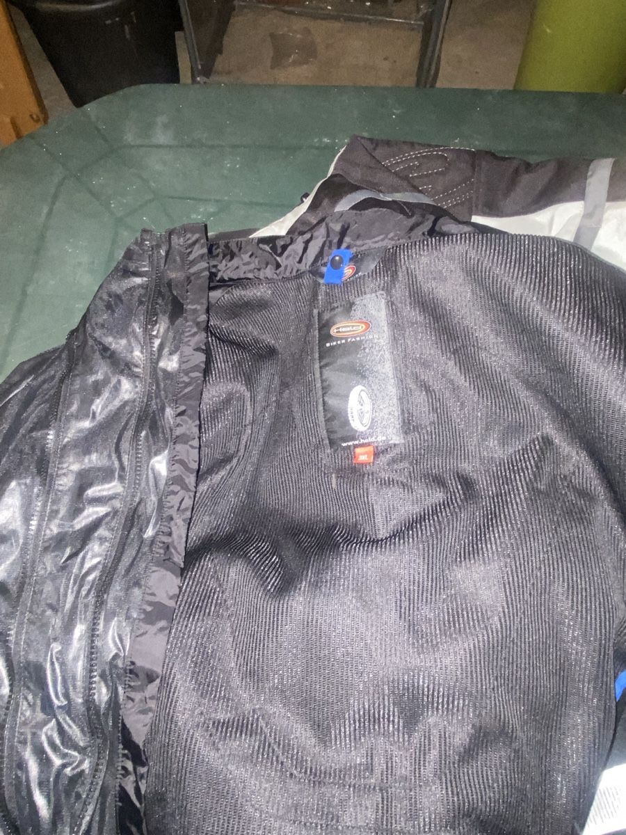 Giacche: Veste moto homme – Usato da Farvagny-le-Grand venduto da philou018 7