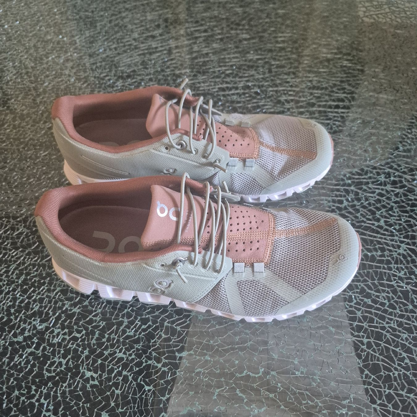 On Damenschuhe: ON schuh – Neu (gemäss Beschreibung) aus Boswil von hau_ff55 1