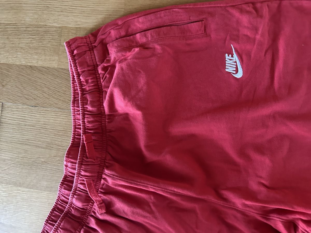 Nike Pantalons: Short Nike XXL – D'occasion à Daillens par guisepa 1