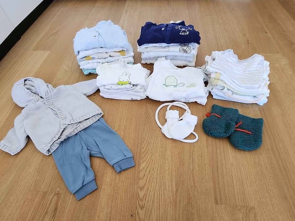 Kleiderpakete & -sets: Kleiderpaket in Grösse 50 – Gebraucht aus Winterthur von kyubi