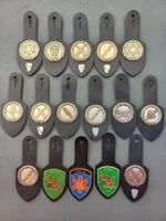 16 alte Brusttaschenanhänger, Spezialistenabzeichen