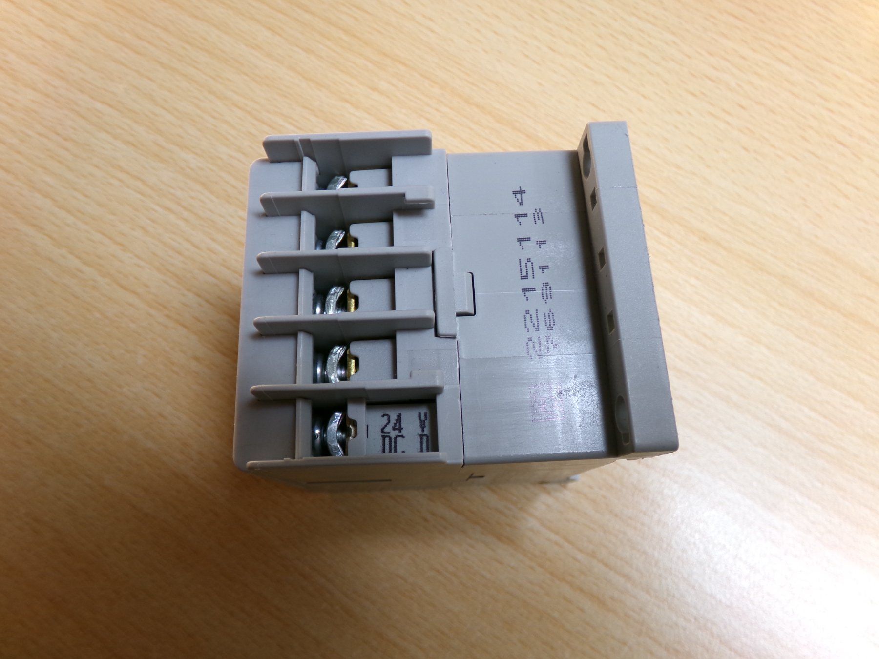 Elektronikbauteile: Kleinschütz 24VDC AB K12-10 – Gebraucht aus Hombrechtikon von Maloev17 6