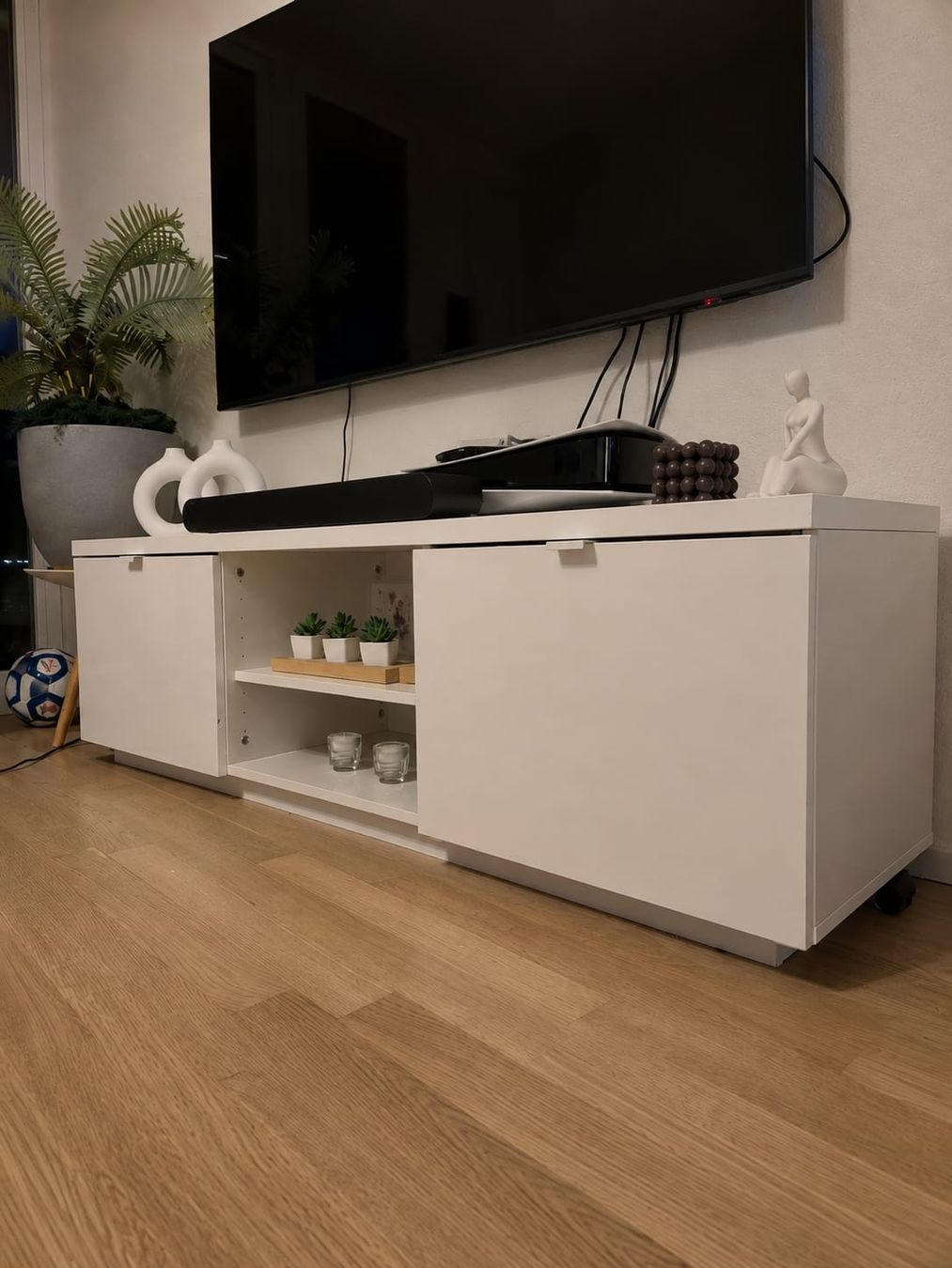 Meubles TV: Schöne TV möbel – D'occasion à Frauenfeld par Jaimealejo 1