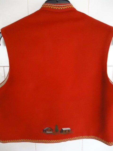 Gilet & Giacche: Appenzeller Brusttuch – Usato da Stein AR venduto da dylesi 1