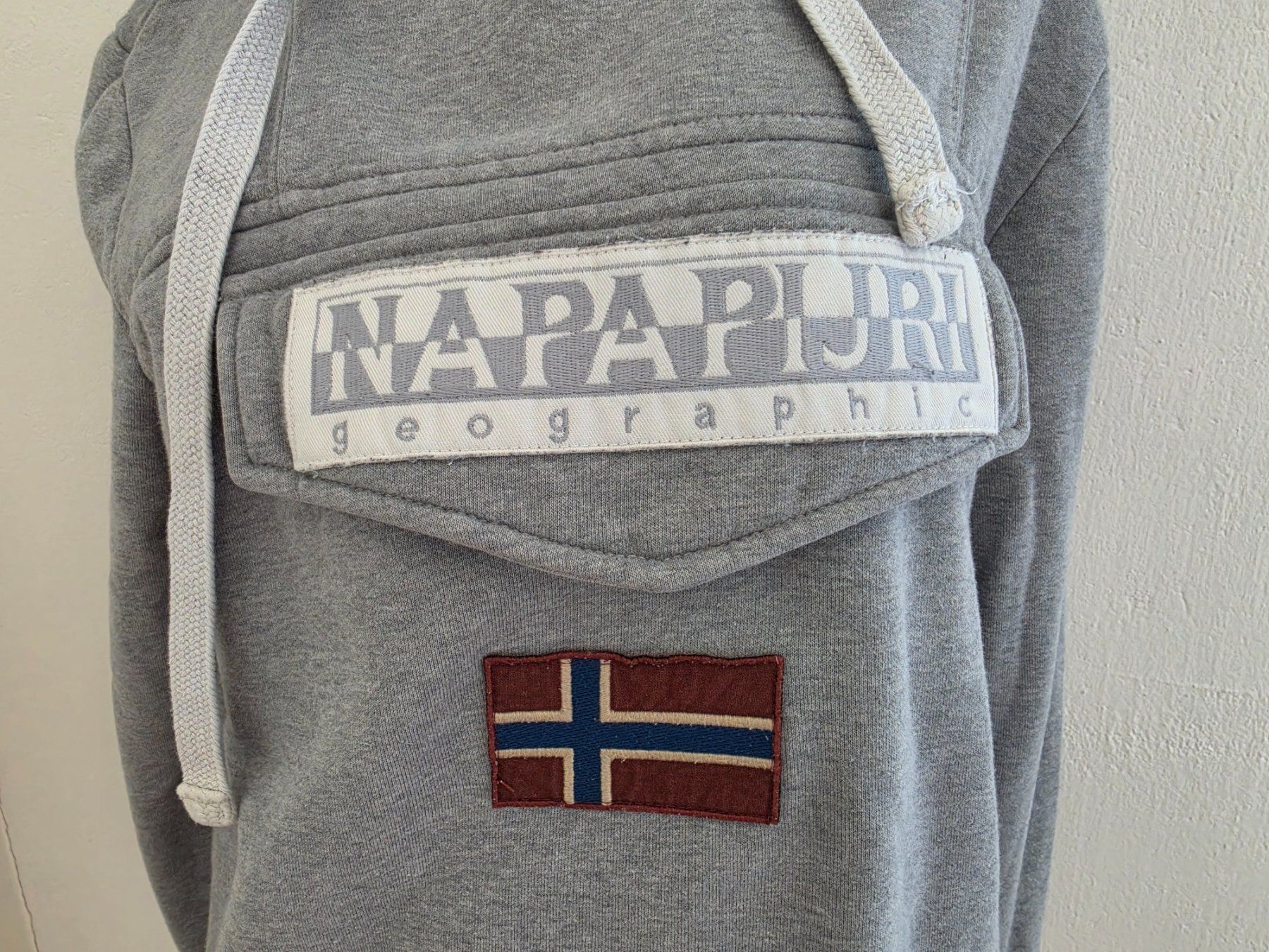 Napapijri Maglioni & Felpe: Hoodie Napapijri Gr. S – Usato da Stäfa venduto da flamingo_17 1