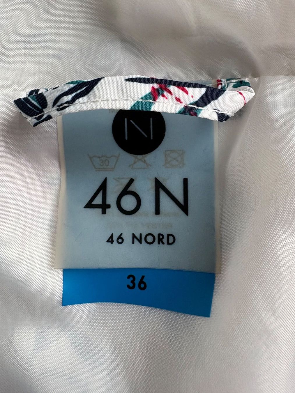 46 Nord Giacche: 46Nord Regenjacke Grösse 36 – Usato da Solothurn venduto da 07mika07 2