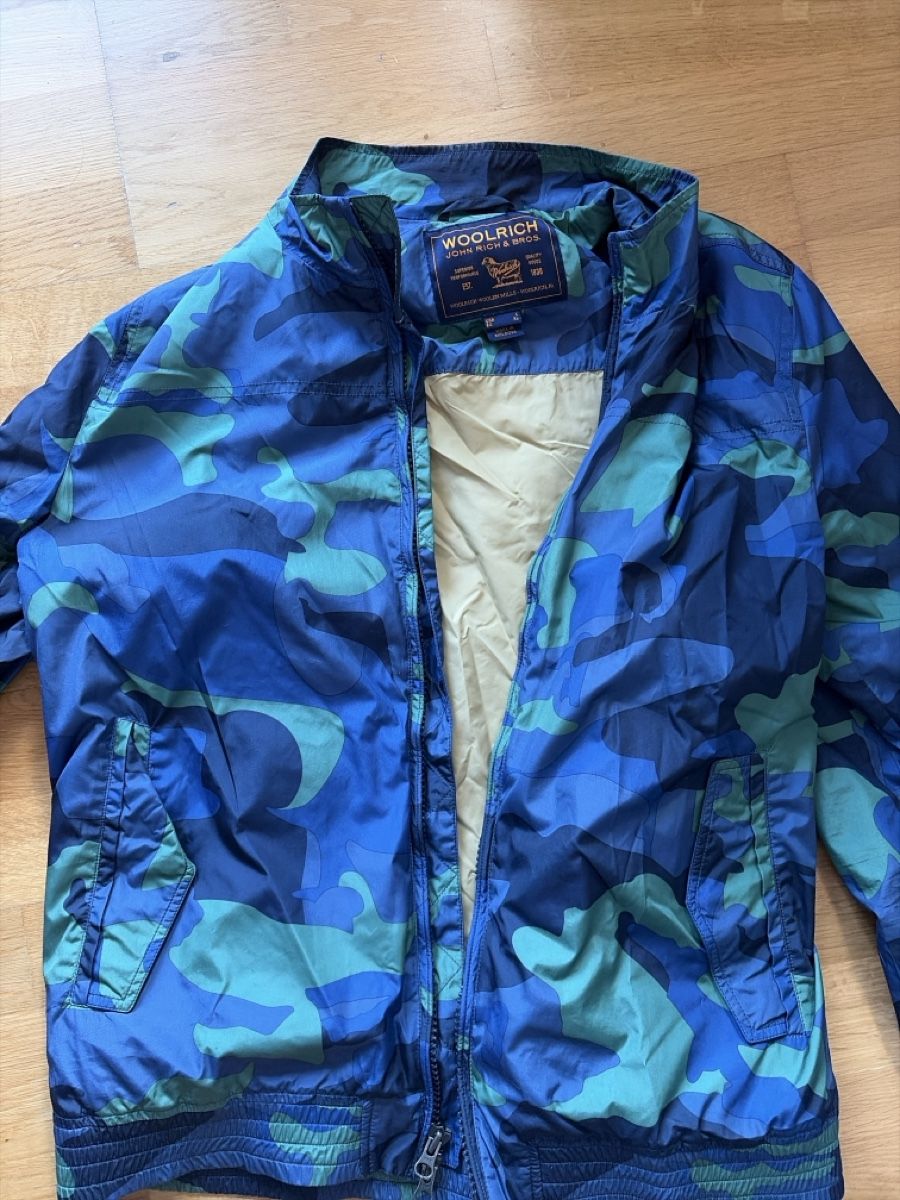 Woolrich Vestes: WOOLRICH Jacke Tarnmuster gebraucht – D'occasion à Zürich par pdl_8vl8 2
