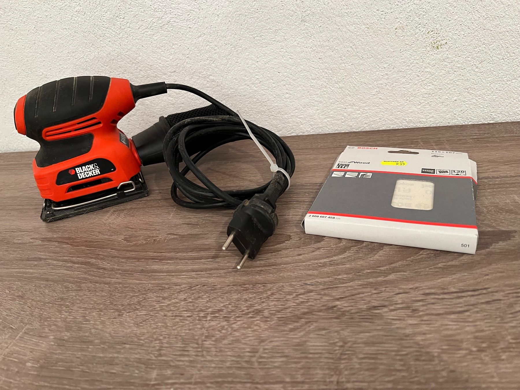 Schleifen & Polieren: Black + Decker KA400 Schwingschleifer, 220 W – Gebraucht aus Frauenfeld von  1