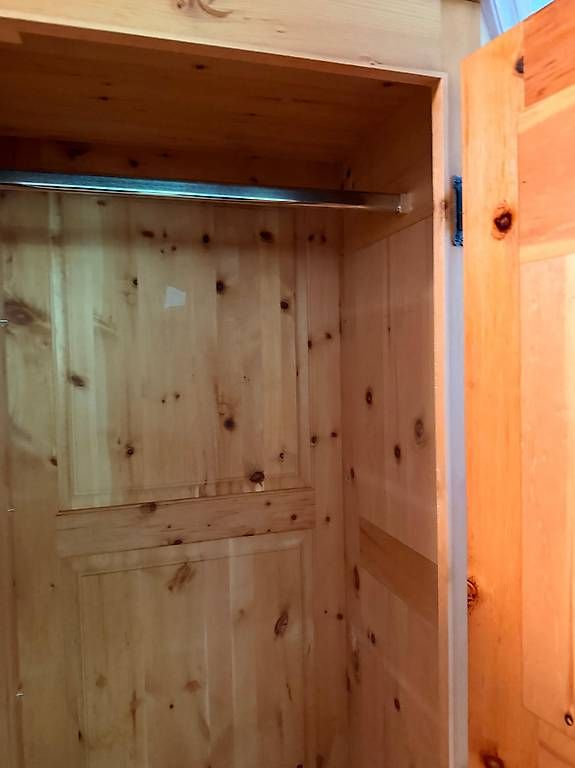 Schränke: Hallenschrank Arvenholz – Gebraucht aus Uerikon von tom_fvz9 1