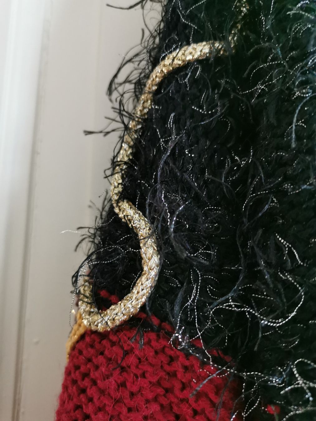 Maglioni & Felpe: einzigartiger Pullover, handgemacht mit Stickerei, Edna Ross – Usato da Zürich venduto da Hibiskus3 2