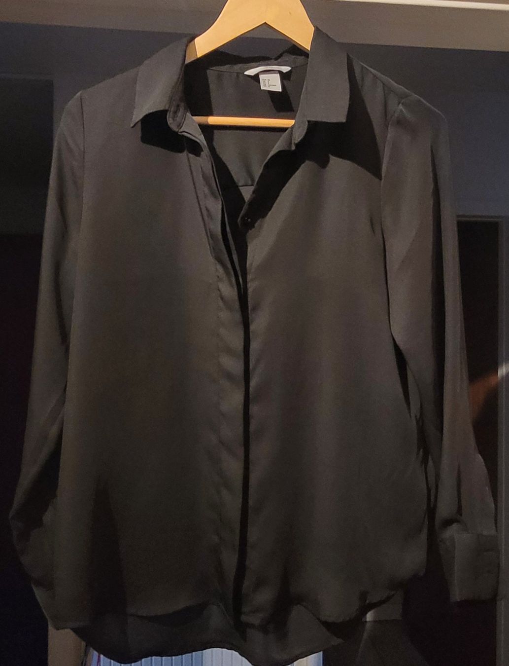 H&M Chemisiers: Chemisier noir taille 38 – Neuf (Voir description) à Neuchatel par Annikika 1