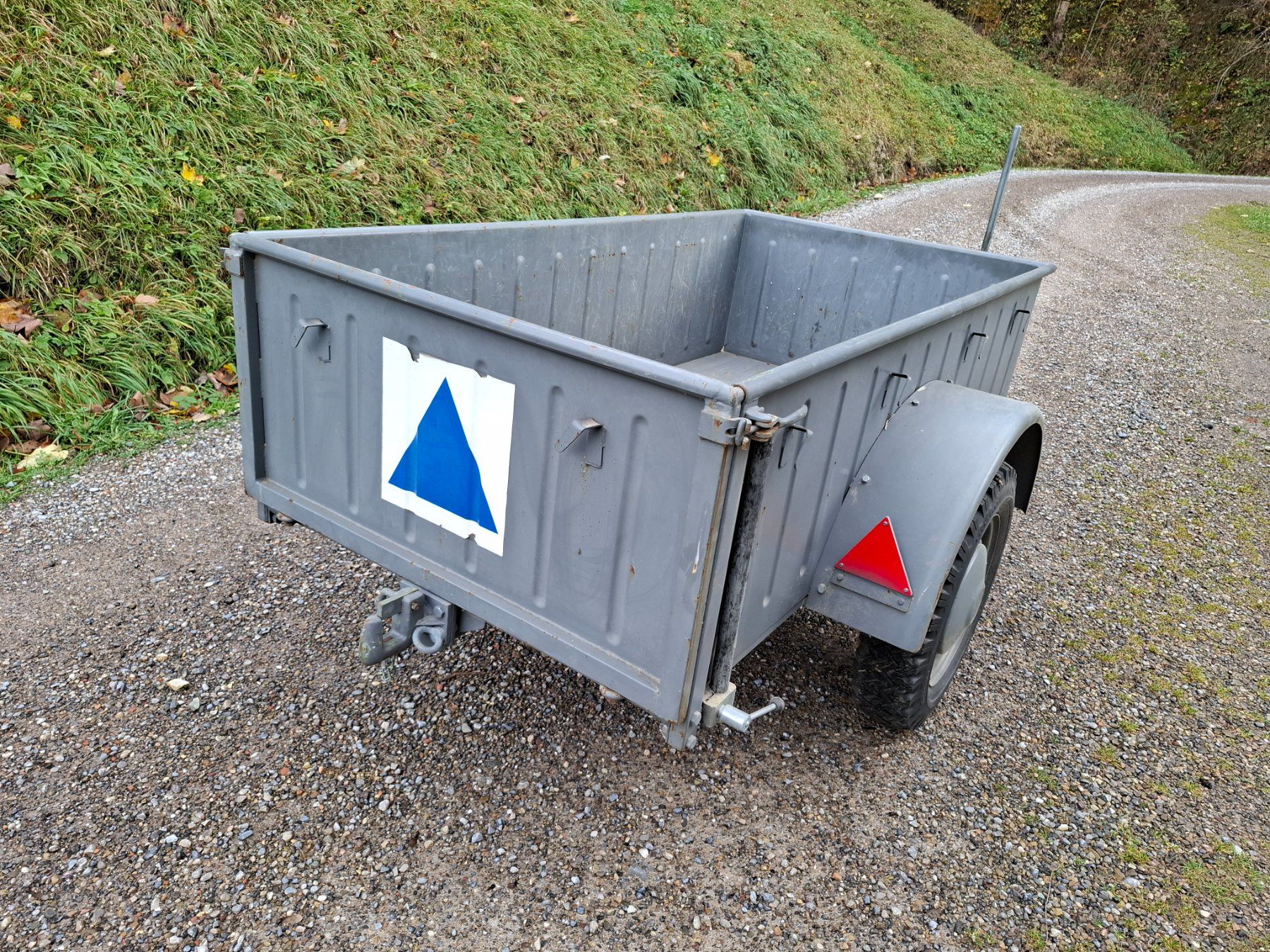 Rimorchi: Robuster Zivilschutz Anhänger – Usato da Steg im Tösstal venduto da LARO14 2