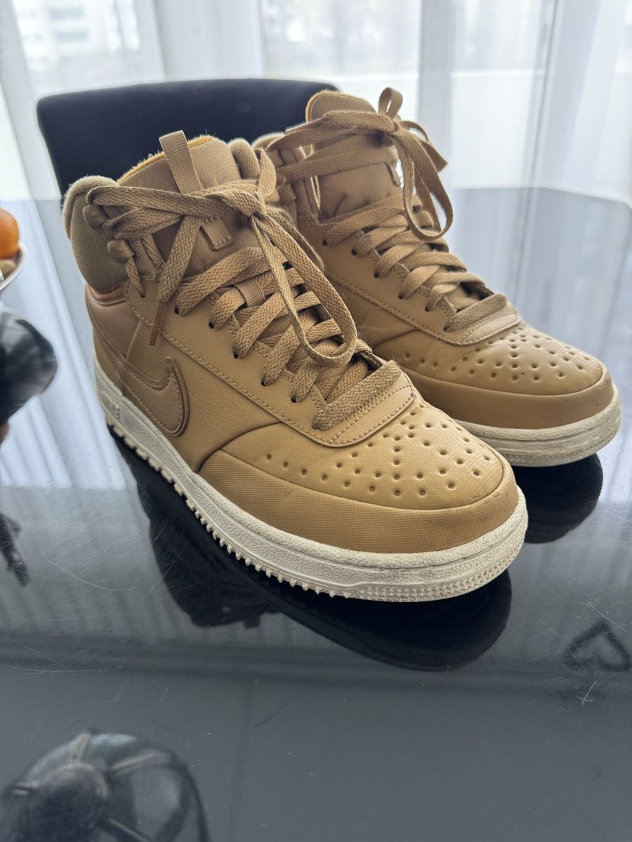 Nike Scarpe per ragazzi: Nike Sneaker Gr. 40.5 beige Herbst – Usato da Thun venduto da mama2007