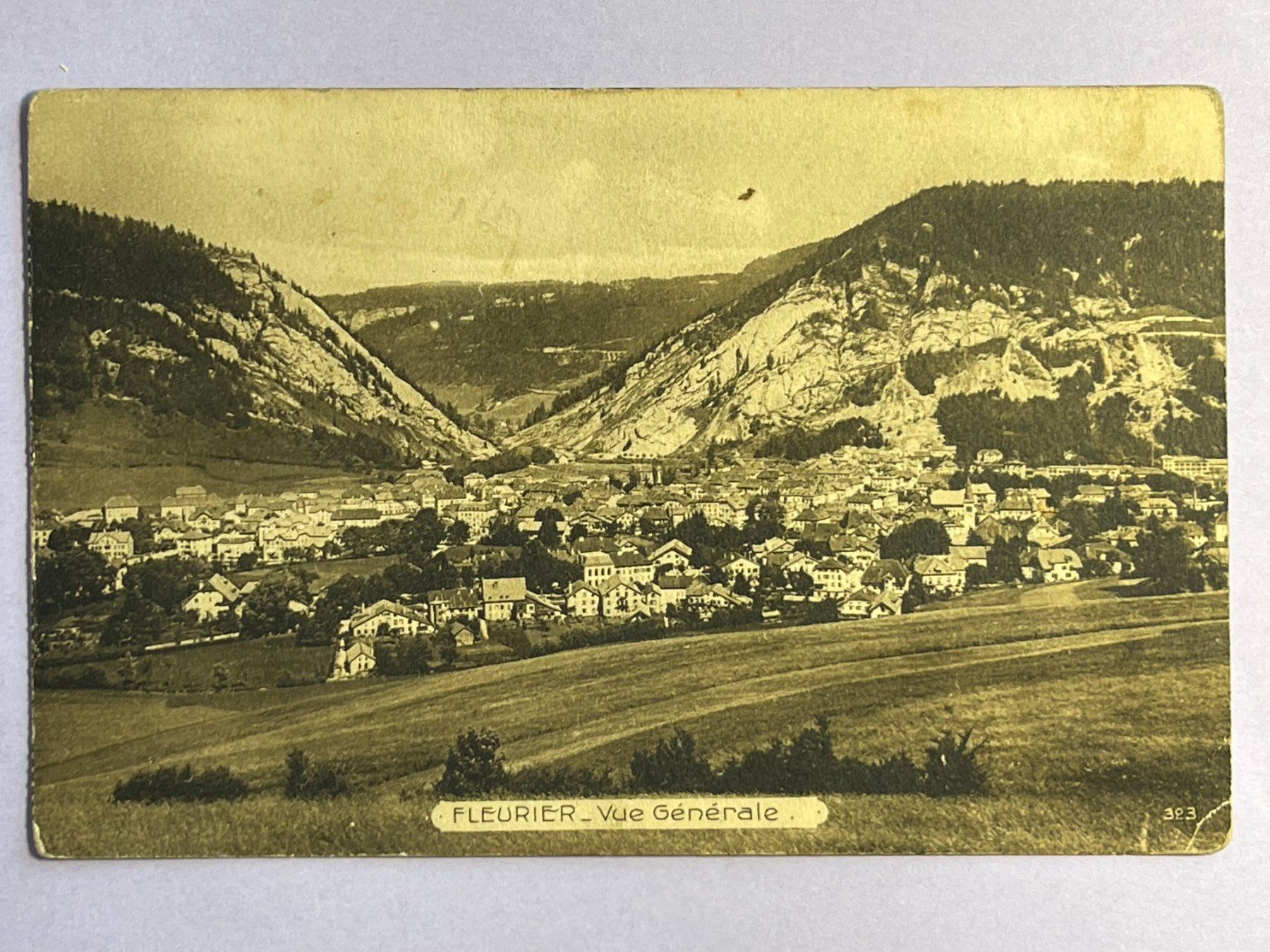 Cartes postales: Fleurier -  vue générale – D'occasion à Steg VS par _vinci_