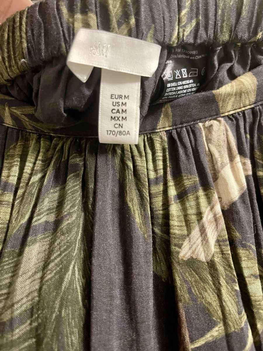 H&M Gonne: H&M NEUER Maxirock Grösse M  – Nuovo e nell'imballaggio originale da Meikirch venduto da Hilfe_Waisentiere 1