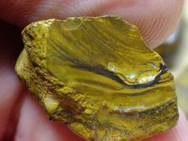 BOULDER ROH OPAL 19 Kt Gebot 1.- Elektisch Rot Grün feuer