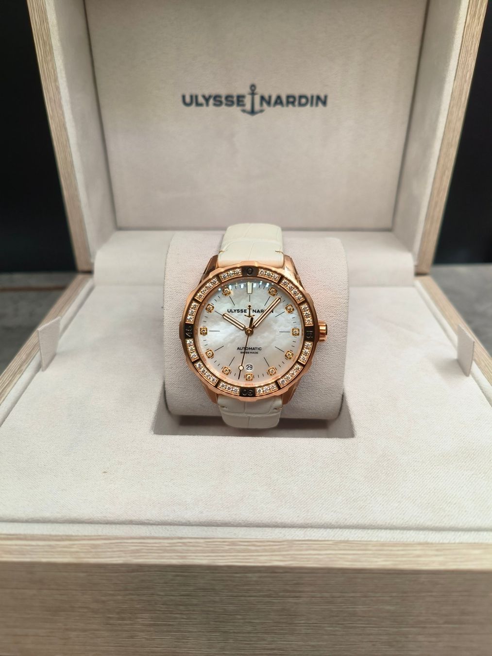 Ulysse Nardin Uhren: Ulysse Nardin – Neu und originalverpackt aus La Chaux-de-Fonds von curtitswisswatches 3
