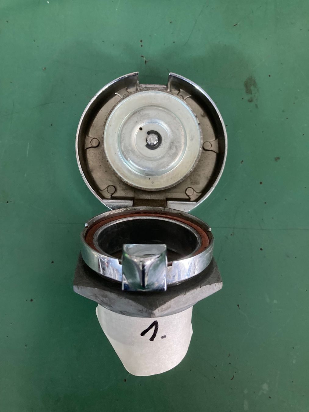 Triumph Accessori per altri veicoli: Triumph Tankdeckel Nr.1 – Usato da Zielebach venduto da ZIGER02 2