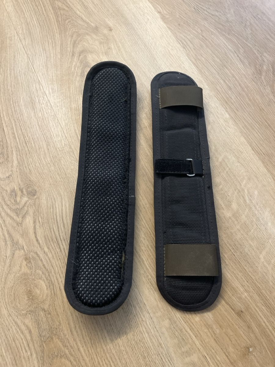 Zaini: Sangles d'épaule rembourrées ensemble 2 pcs – Usato da Salgesch venduto da Tuf7 1