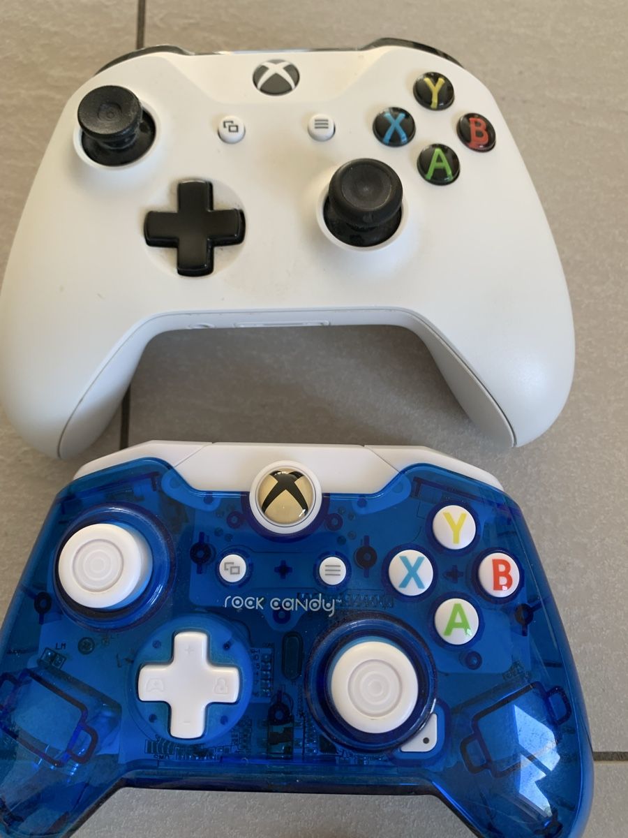 Giochi: Xbox One Spiele und Controller Bundle – Usato da Flims Waldhaus venduto da Sergio333 3