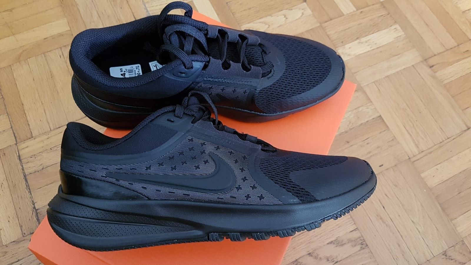 Nike Scarpe da uomo: Nike STAR RUNNER 5 GS,Gr.38 – Nuovo e nell'imballaggio originale da Zürich venduto da ata_c8nh 1
