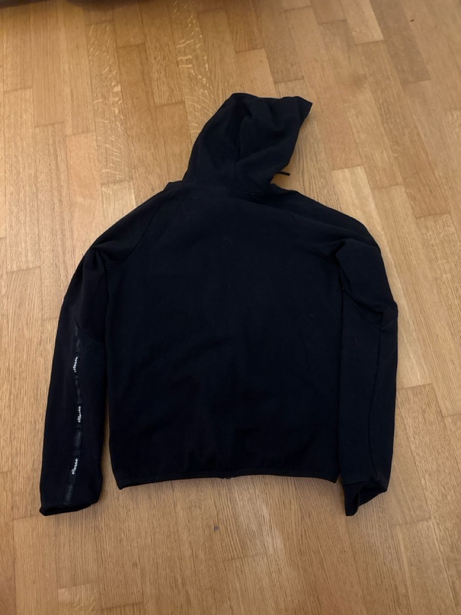 Ellesse Pullover & Sweatshirts: ellesse  – Neu (gemäss Beschreibung) aus Biel-Benken BL von lsm_l87l 1