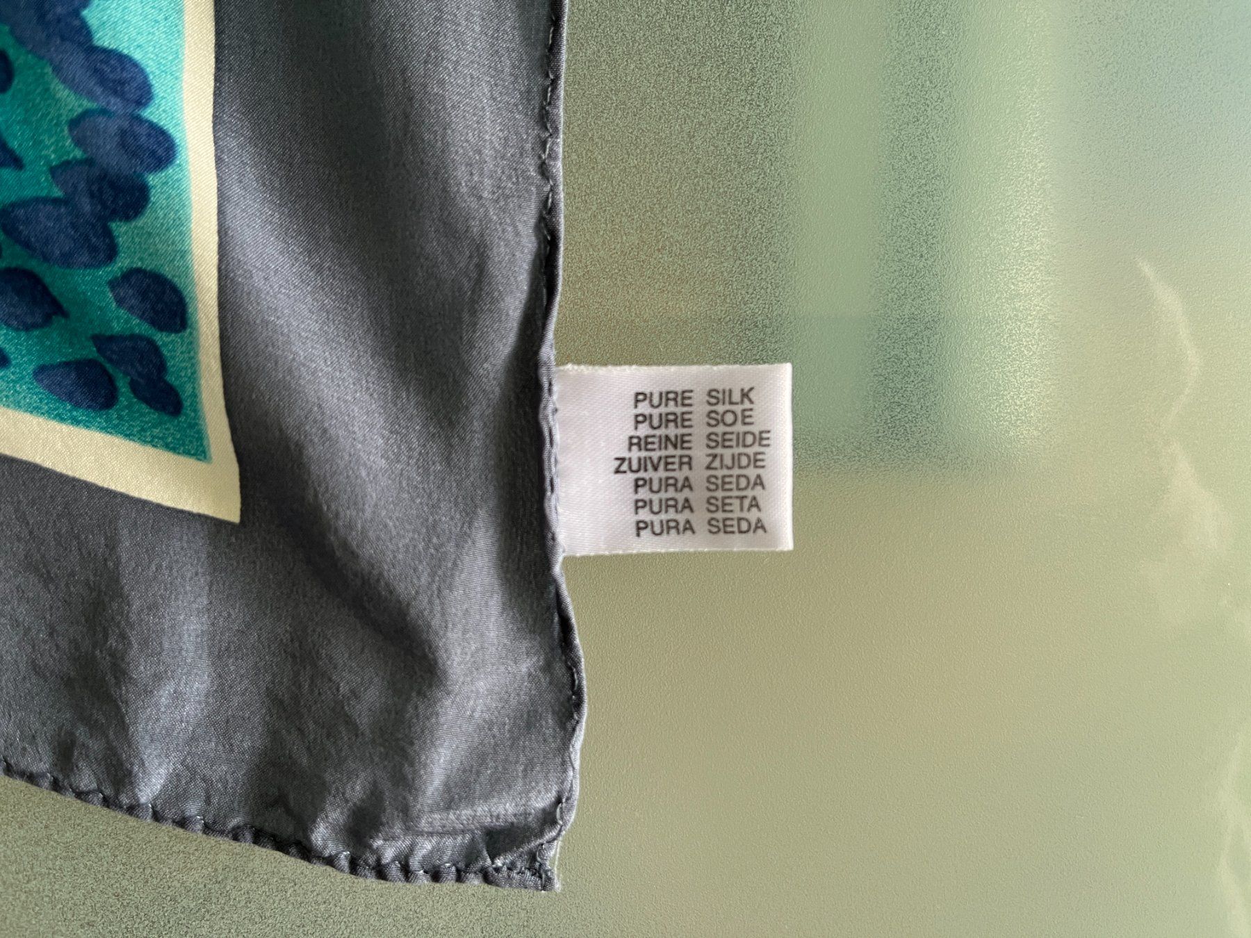Foulards, Tücher & Schals: Foulard aus Seide - Seidentuch – Gebraucht aus Uetendorf von Florabella01 2