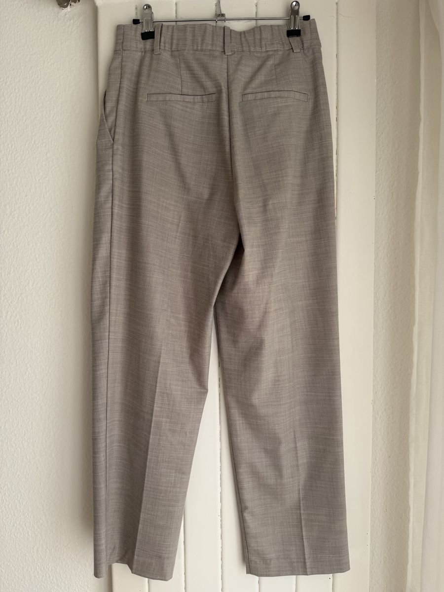 H&M Pantalons: H&M Hose  – D'occasion à Dietikon par and_nw92 1
