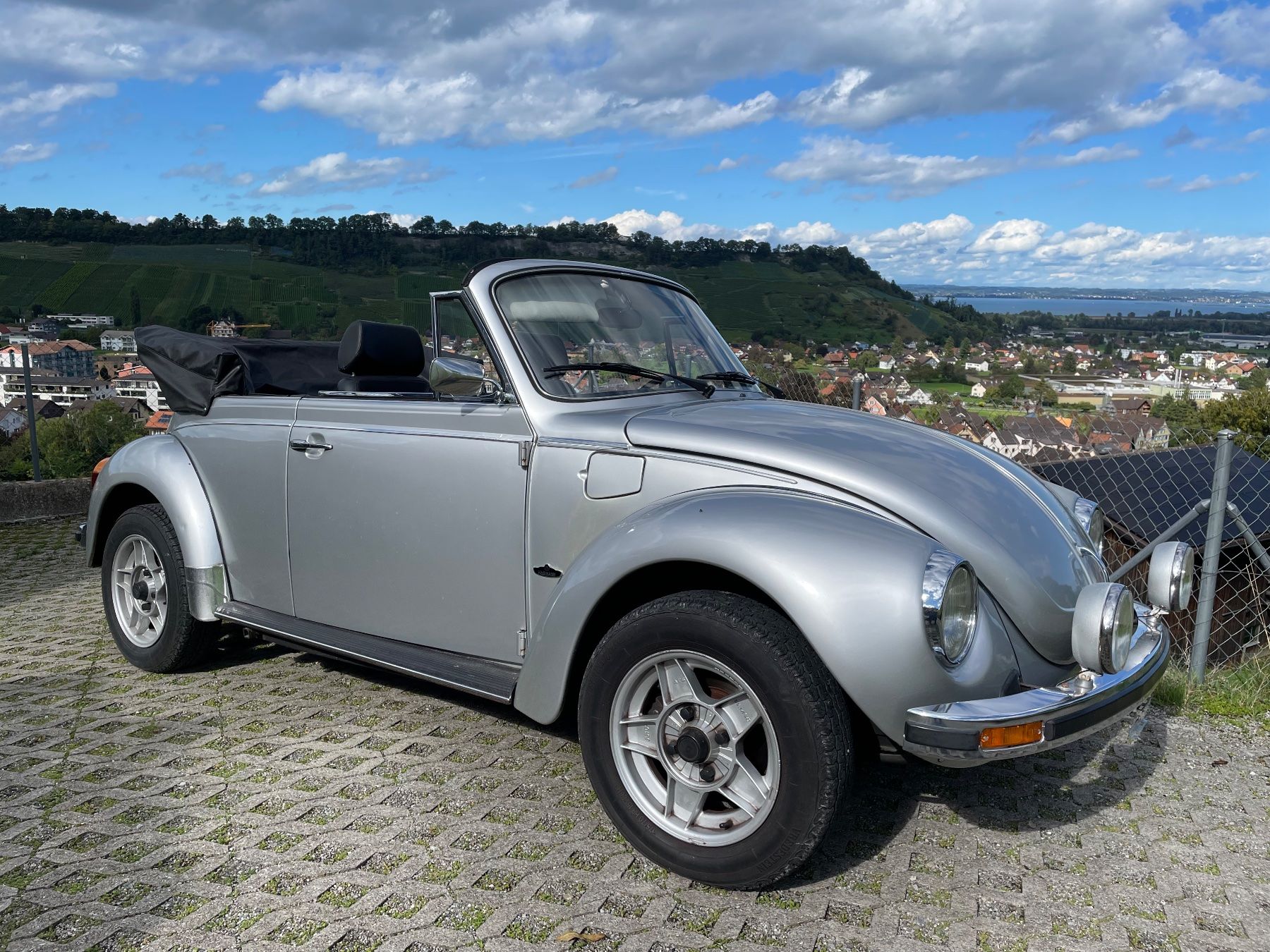 VW Automobili: VW Käfer Karmann – Usato da Lutzenberg venduto da Hajla