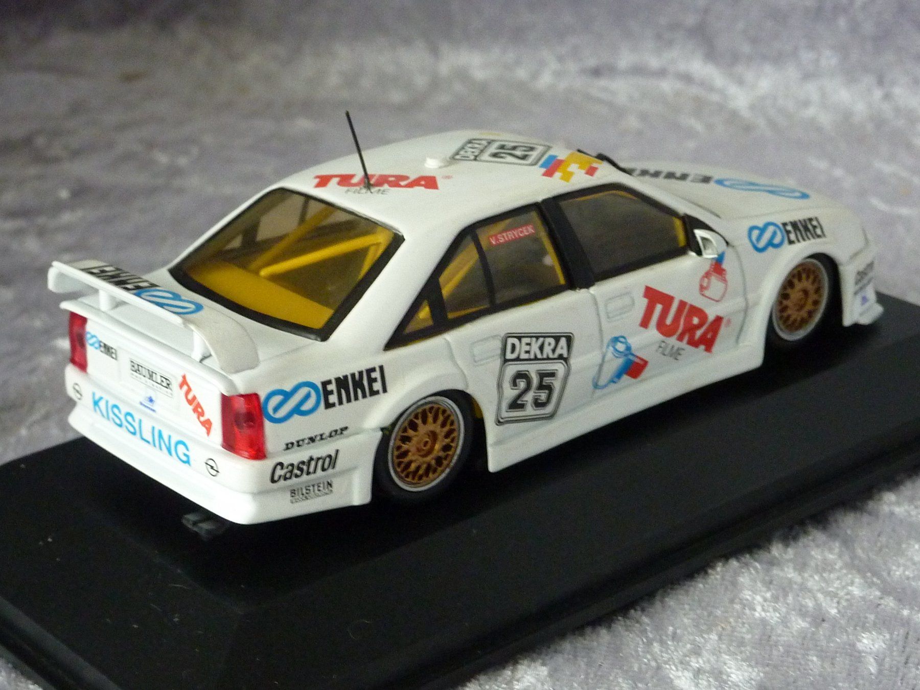 Minichamps Modellautos: Opel Omega 3000 DTM 1:43 – Neu und originalverpackt aus Dürrenäsch von modellautos4you 4