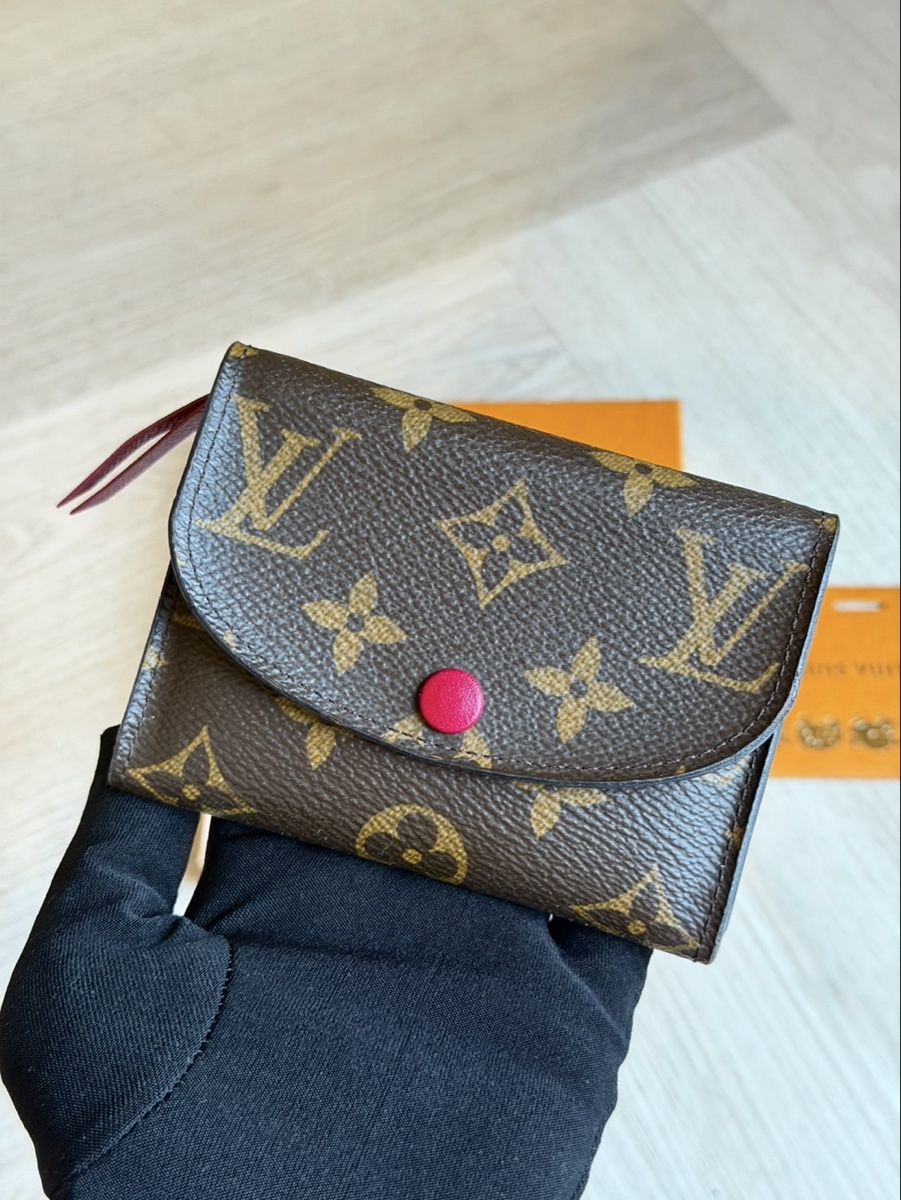 Louis Vuitton Portamonete: Louis Vuitton rosalie wallet Y2019 – Usato da Widnau venduto da Pukpan_99 1