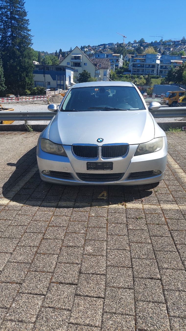 BMW Autos: BMW 320d Touring – D'occasion à Richterswil par Bamarai 1