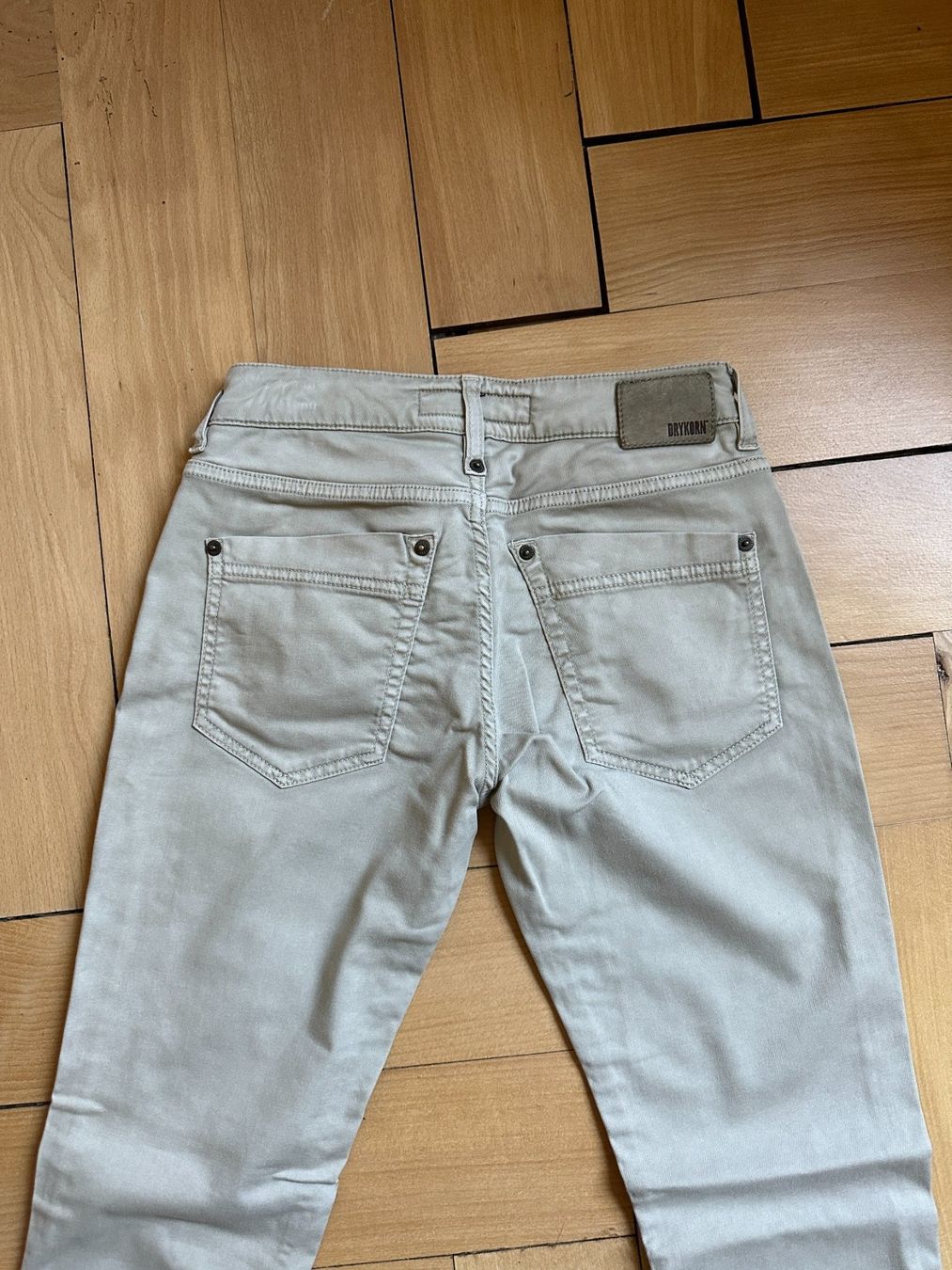 Drykorn Hosen: DRYKORN  - Hose beige 34 – Gebraucht aus Zürich von Diazaio 2