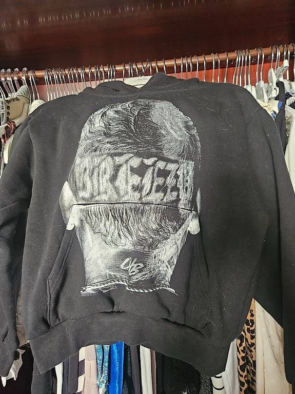 Pulls & Sweat-shirts: Chris Brown Hoodie – D'occasion à Frauenfeld par Jewells-Child