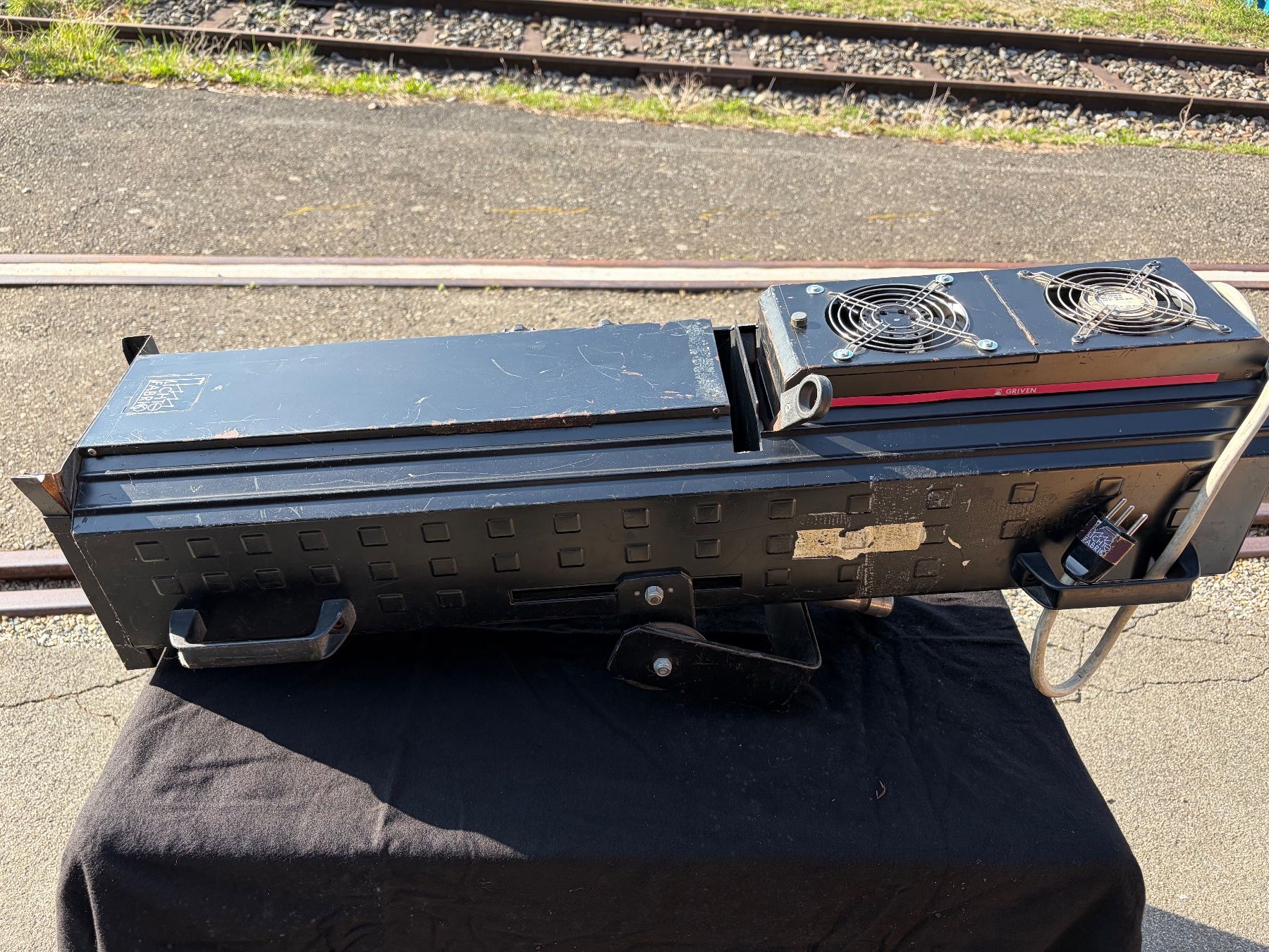 Lampade: Verfolgungsscheinwerfer 2000 Watt, Griven – Usato da winterthur venduto da Grami1