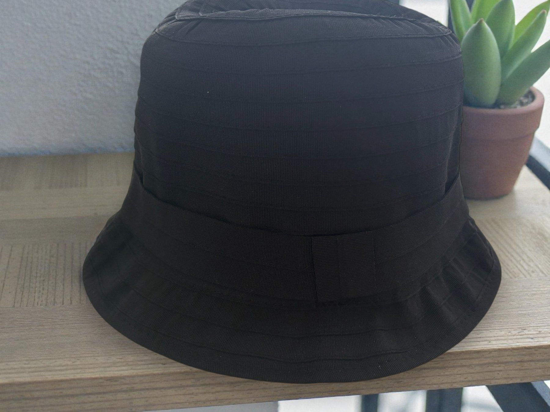 H&M Copricapi, berretti & cappellini: Bucket Hat  – Gr. M / 56 – Nuovo (secondo la descrizione) da Basel venduto da Nofretete39 1