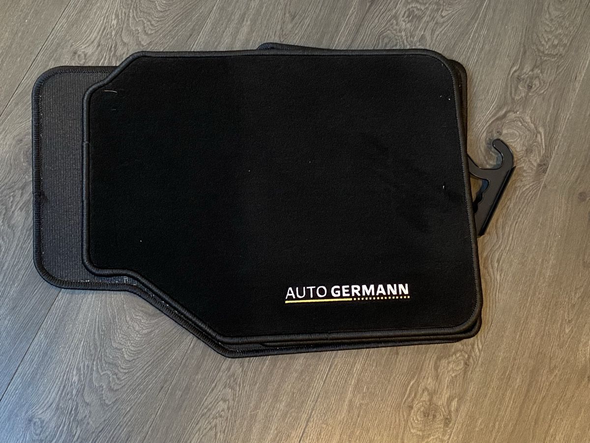 Teppiche / Matten: Neue Autoteppiche Universal  – Neu und originalverpackt aus Hägglingen von Karin0802 1