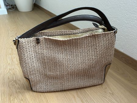 Schöne Handtasche, beige/gold, Top Zustand!