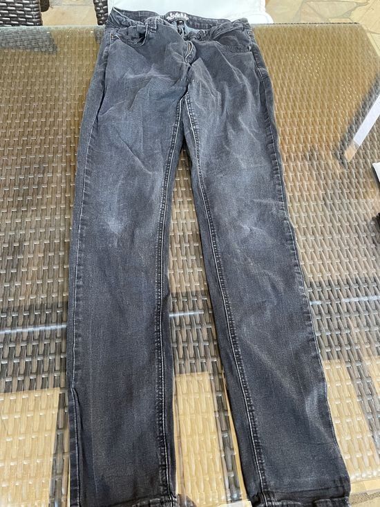 Jeans: Damen Jeans schwarz 44 – Usato da Bergdietikon venduto da antovale
