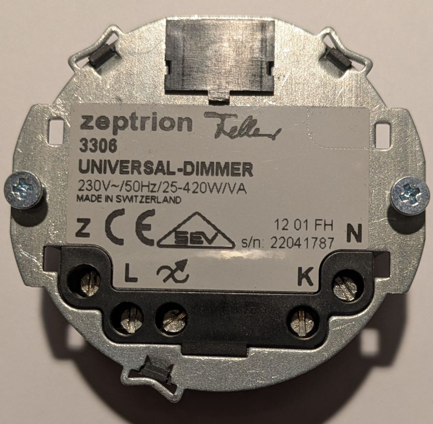 Zeptrion Interruttori: Zeptrion Universal-Dimmer 3306 gebraucht – Usato da Hombrechtikon venduto da Tranqui