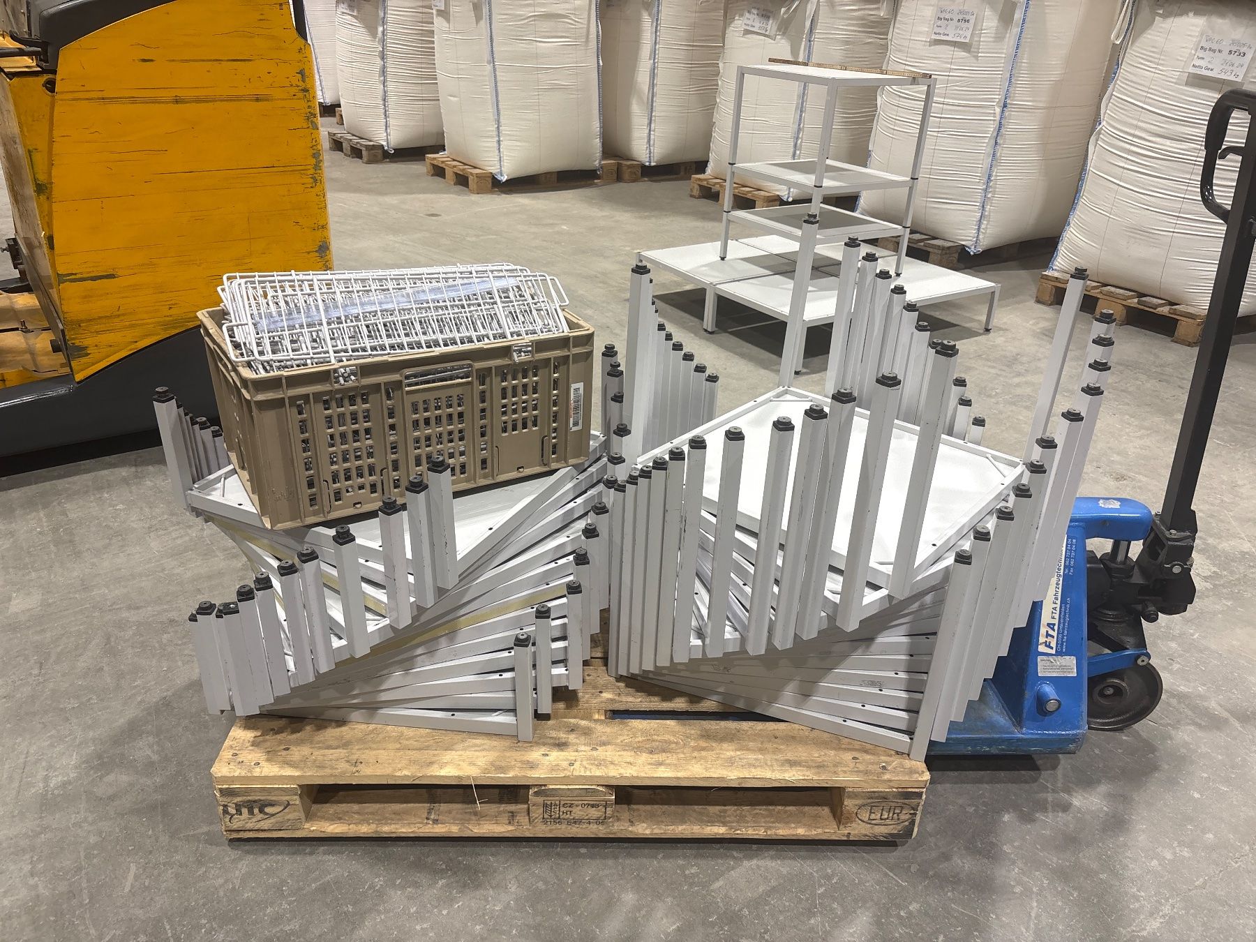 Scaffali: Podest Warenpresentation Gondel Regal 6221 Rickenbach – Usato da Emmenbrücke venduto da Plan-C-Liquidationen 3